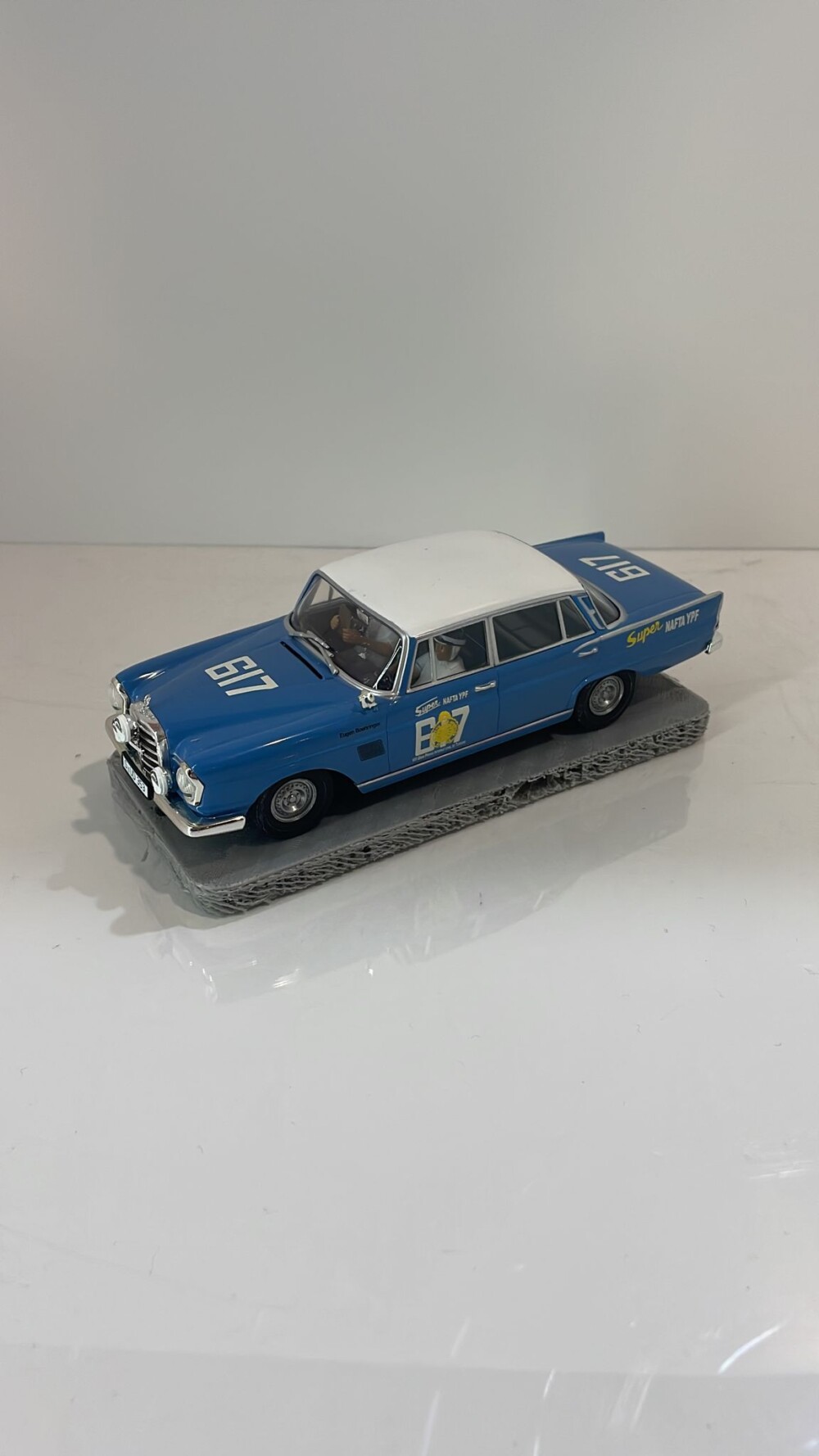 Mercedes-Benz 300/220 SE